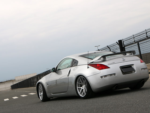 Nissan 350Z Z33 シルバーカーボン加工 - リアルウッド加工とカーボン